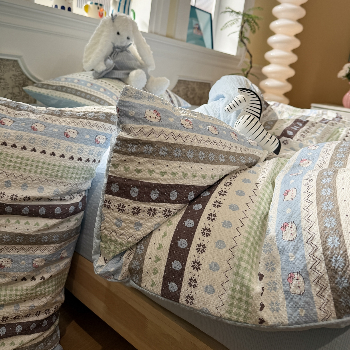 91家纺网 家纺一手货源 找家纺 （总）盼季家纺 2025新款小清新羊羔绒四件套加厚牛奶绒保暖床单被套宿舍三件套