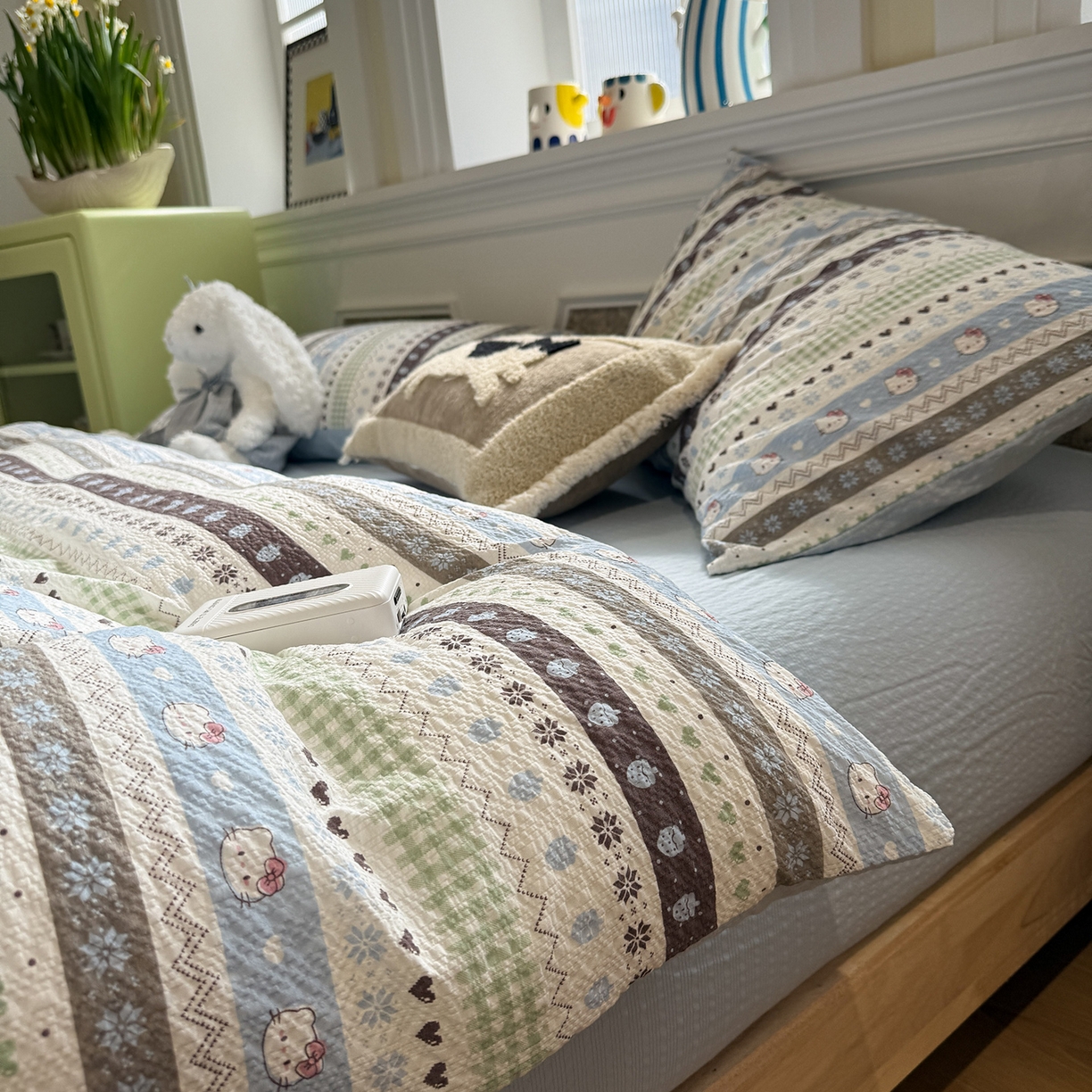 91家纺网 家纺一手货源 找家纺 盼季家纺 2026新款简单款105g泡芙棉印花四件套-费尔岛 费尔岛系列-喵喵