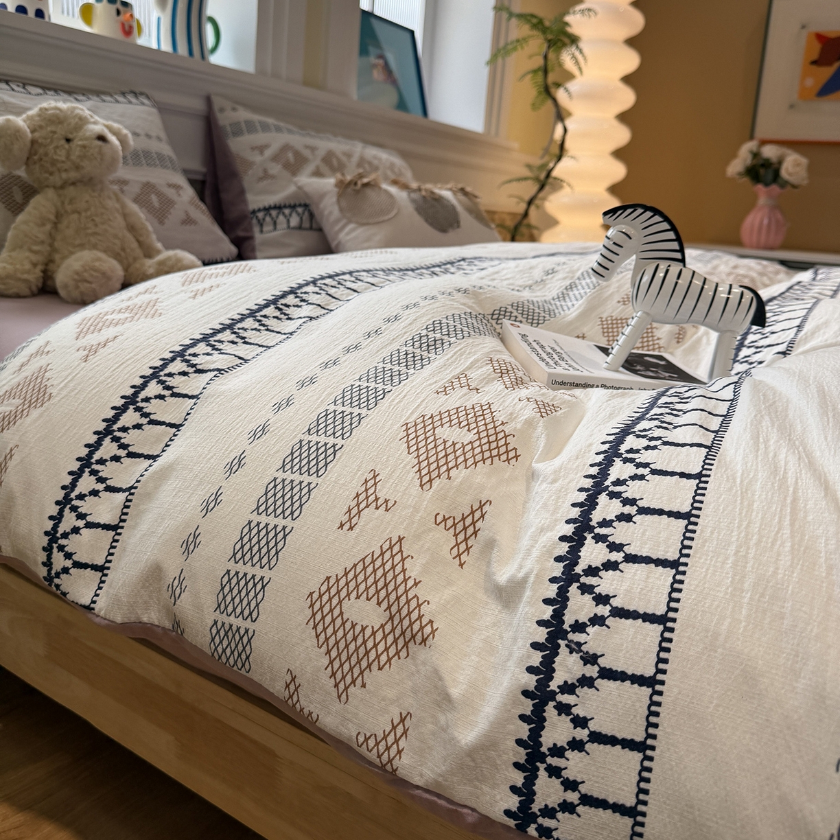 91家纺网 家纺一手货源 找家纺 盼季家纺 2026新款简单款105g泡芙棉印花四件套-费尔岛 费尔岛系列-米基亚