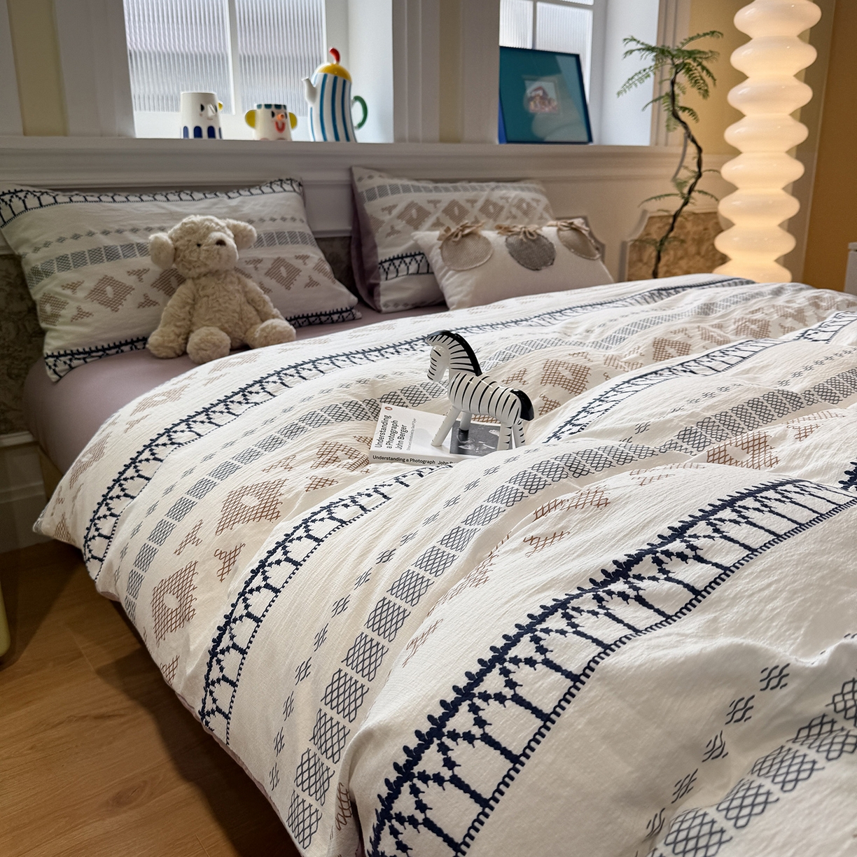 91家纺网 家纺一手货源 找家纺 盼季家纺 2026新款简单款105g泡芙棉印花四件套-费尔岛 费尔岛系列-米基亚