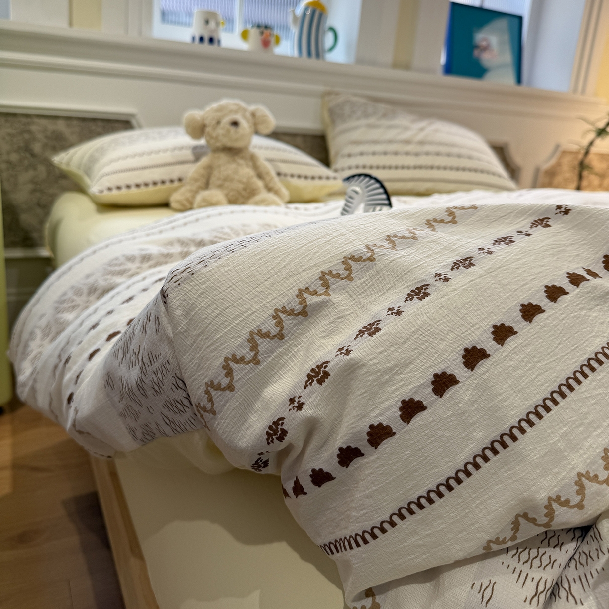 91家纺网 家纺一手货源 找家纺 盼季家纺 2026新款简单款105g泡芙棉印花四件套-费尔岛 费尔岛系列-多米诺