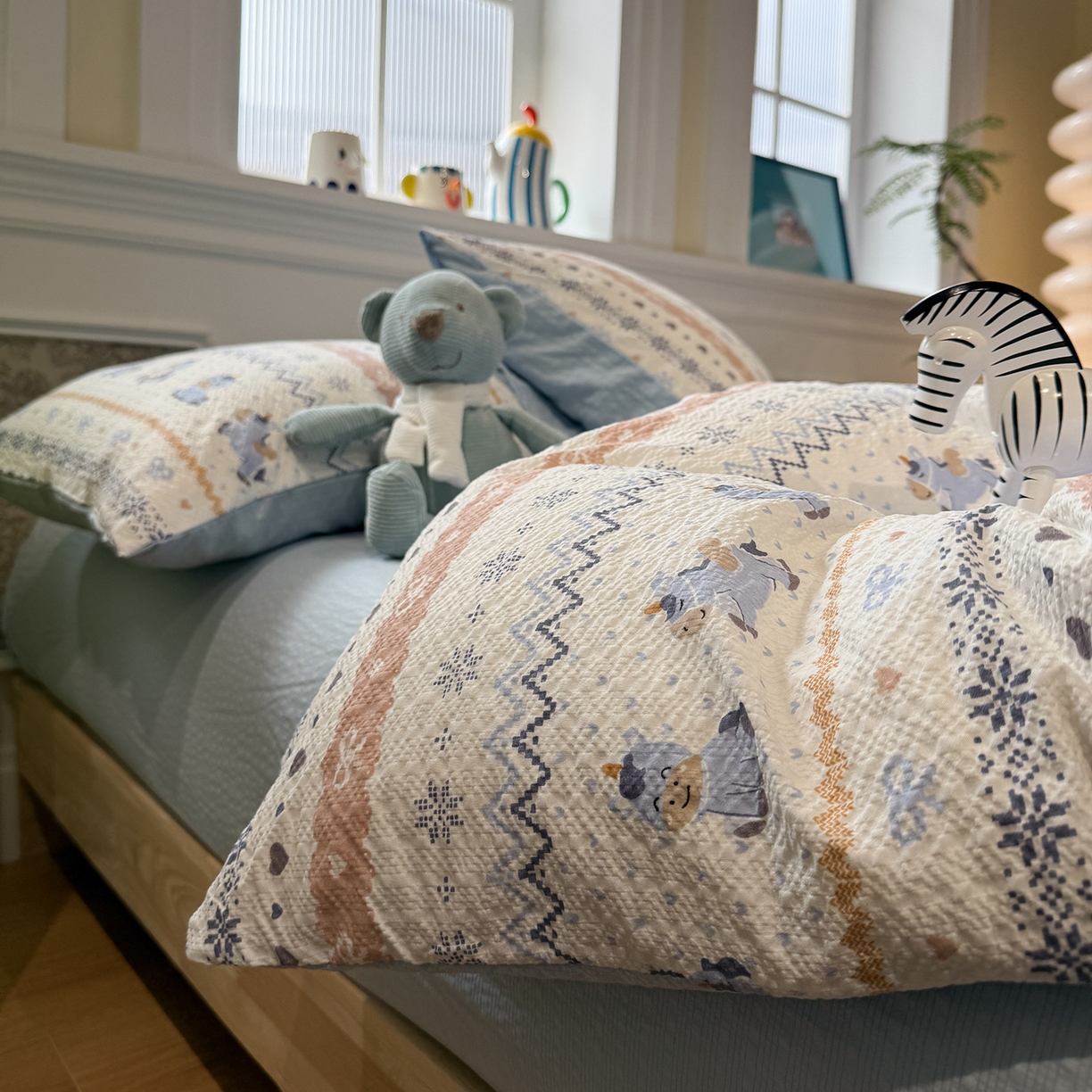 91家纺网 家纺一手货源 找家纺 盼季家纺 2026新款简单款105g泡芙棉印花四件套-费尔岛 费尔岛系列-马里奥