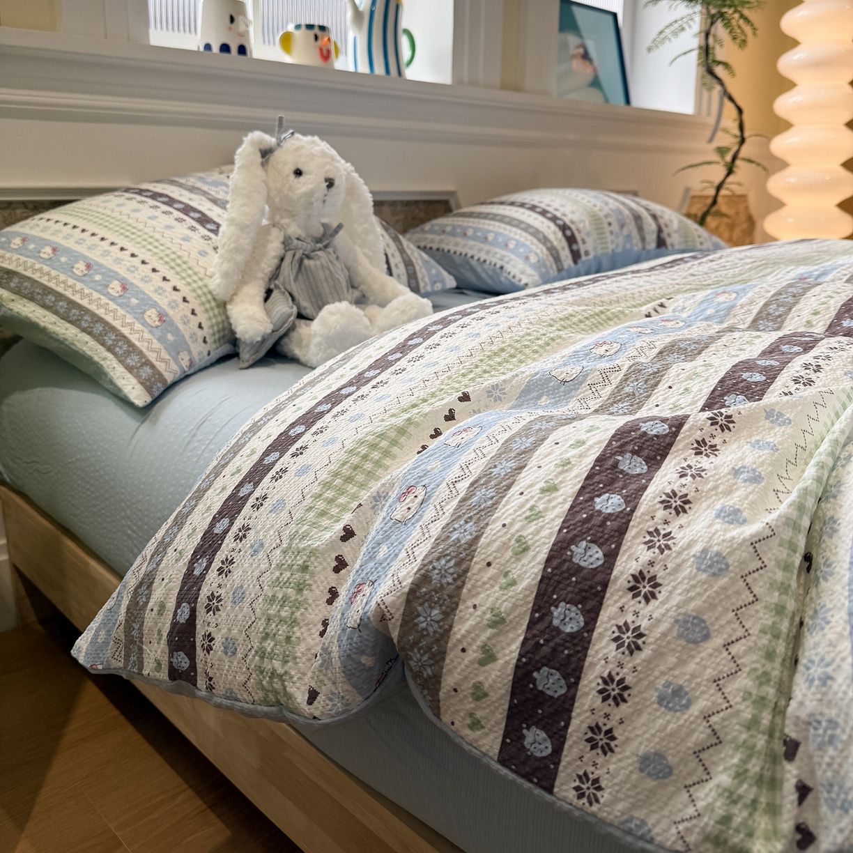 91家纺网 家纺一手货源 找家纺 （总）盼季家纺 2026新款简单款105g泡芙棉印花四件套-费尔岛