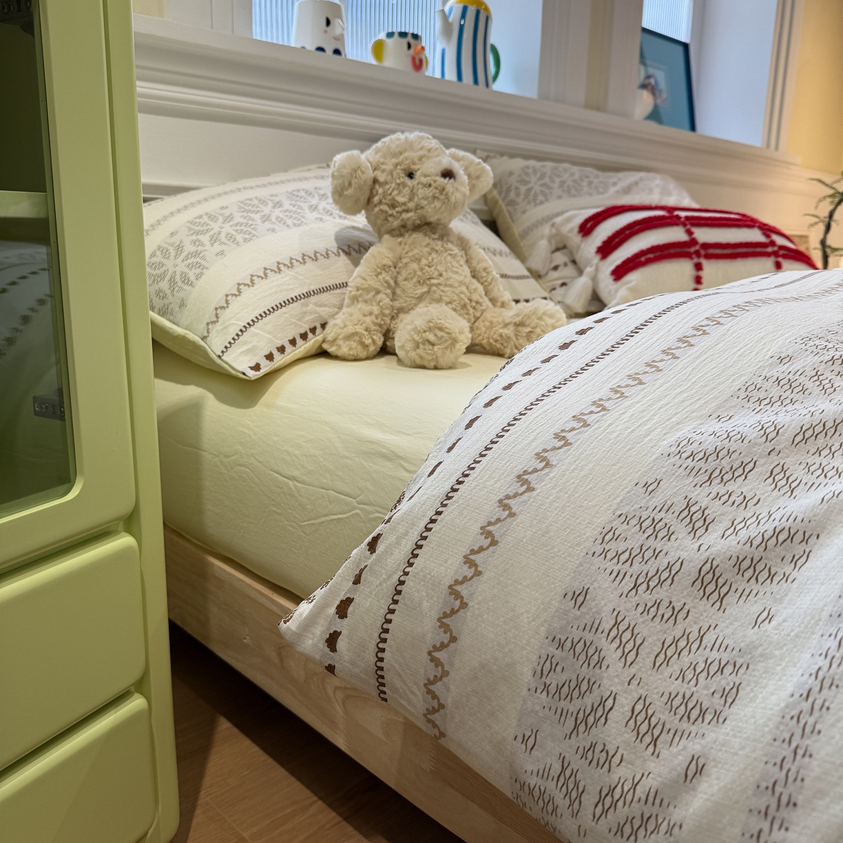 91家纺网 家纺一手货源 找家纺 盼季家纺 2026新款简单款105g泡芙棉印花四件套-费尔岛 费尔岛系列-多米诺