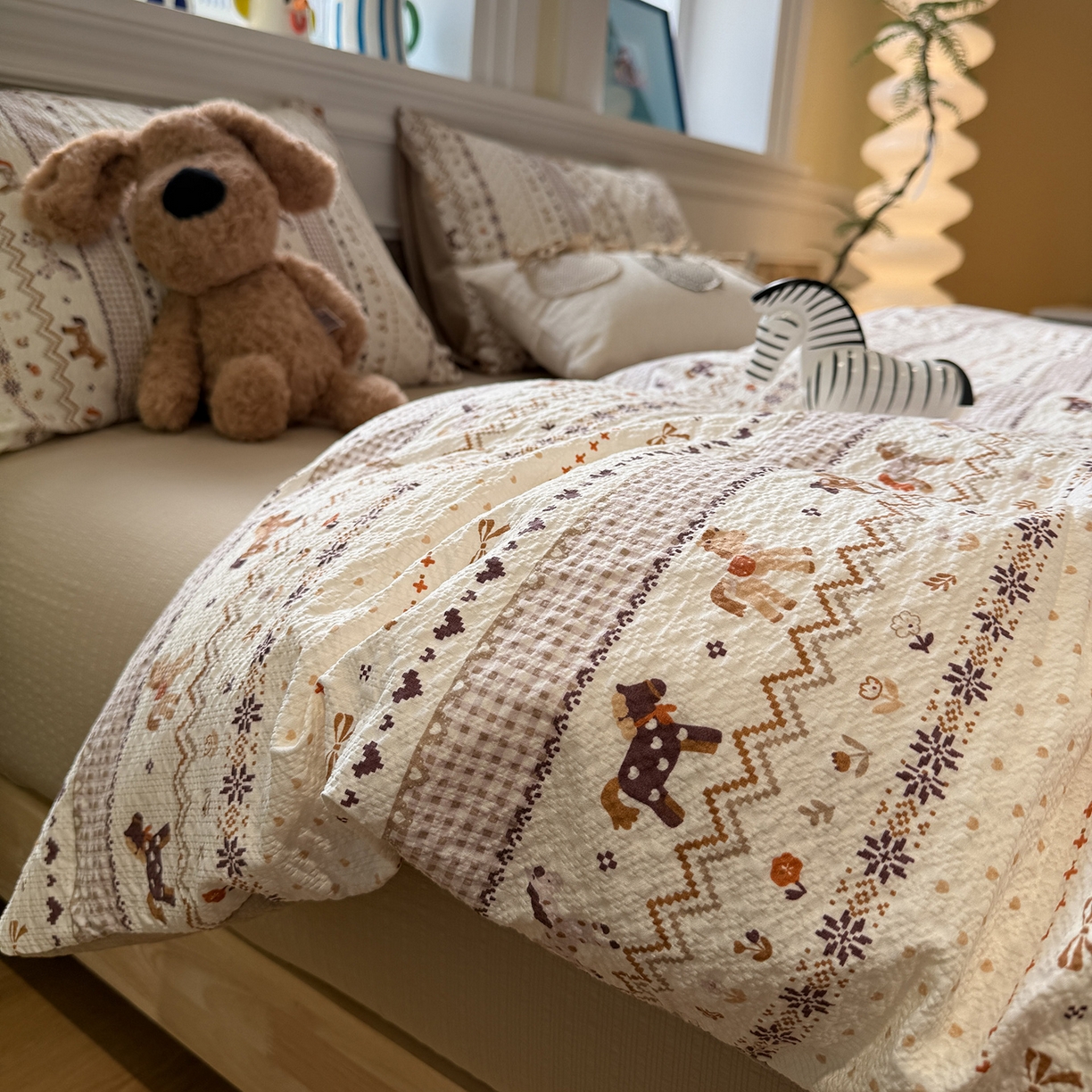 91家纺网 家纺一手货源 找家纺 盼季家纺 2026新款简单款105g泡芙棉印花四件套-费尔岛 费尔岛系列-小马吉