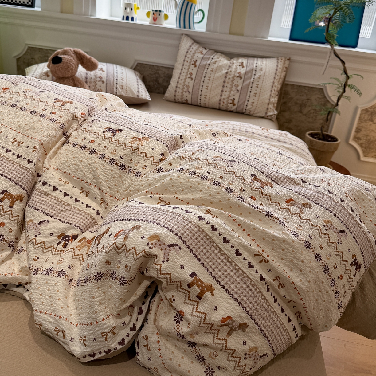 91家纺网 家纺一手货源 找家纺 盼季家纺 2026新款简单款105g泡芙棉印花四件套-费尔岛 费尔岛系列-小马吉