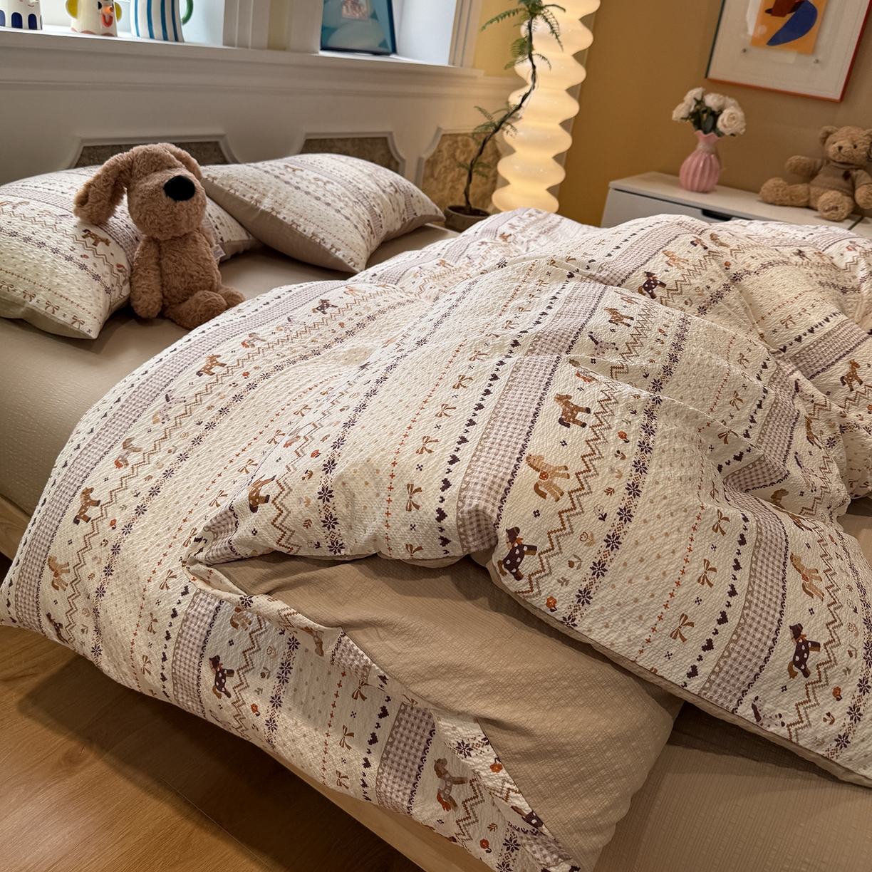 91家纺网 家纺一手货源 找家纺 盼季家纺 2026新款简单款105g泡芙棉印花四件套-费尔岛 费尔岛系列-小马吉