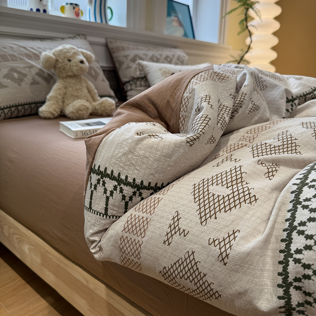 91家纺网 家纺一手货源 找家纺 盼季家纺 2026新款简单款105g泡芙棉印花四件套-费尔岛 费尔岛系列-米亚朵