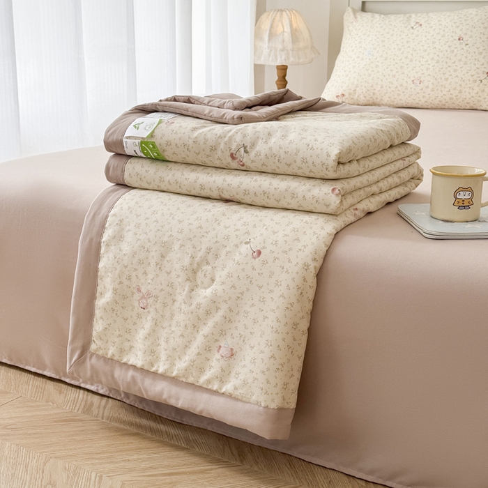 91家纺网 家纺一手货源 找家纺 盛凡家纺 2026新款小清新抗菌夏被夏凉被空调被被子被芯夏被四件套 花枝小兔