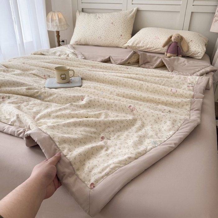 91家纺网 家纺一手货源 找家纺 盛凡家纺 2026新款小清新抗菌夏被夏凉被空调被被子被芯夏被四件套 花枝小兔