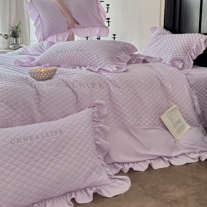 91家纺网 家纺一手货源 找家纺 豪美鑫 2026新款绗缝绣花四件套-可可小姐系列 可可小姐-淡紫色