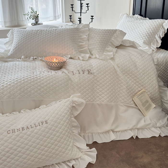 91家纺网 家纺一手货源 找家纺 豪美鑫 2026新款绗缝绣花四件套-可可小姐系列 可可小姐-奶白