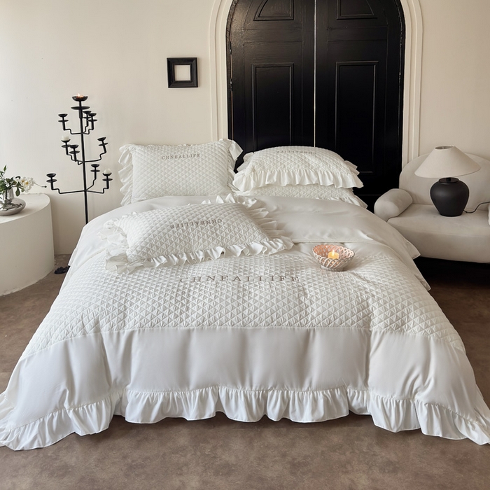 91家纺网 家纺一手货源 找家纺 豪美鑫 2026新款绗缝绣花四件套-可可小姐系列 可可小姐-奶白