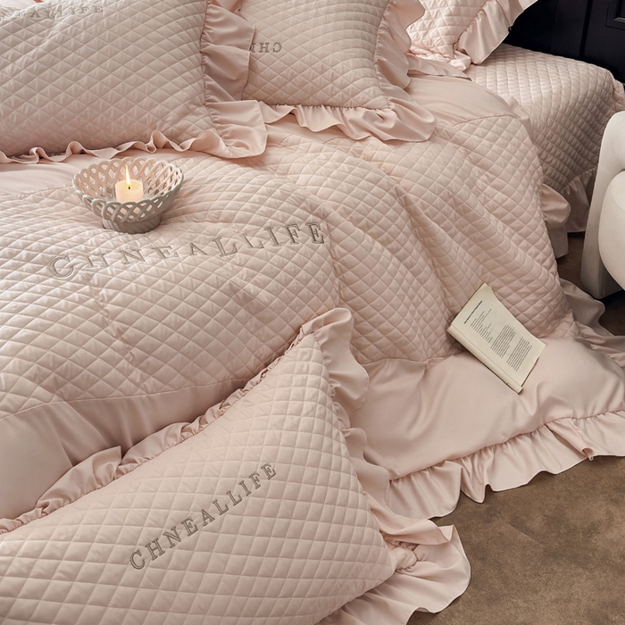 91家纺网 家纺一手货源 找家纺 豪美鑫 2026新款绗缝绣花四件套-可可小姐系列 可可小姐-玉粉