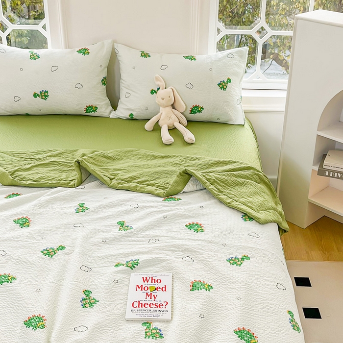 91家纺网 家纺一手货源 找家纺 默忆 2026新款A类泡泡棉夏被泡芙棉印花夏被四件套空调被夏凉被 云朵恐龙