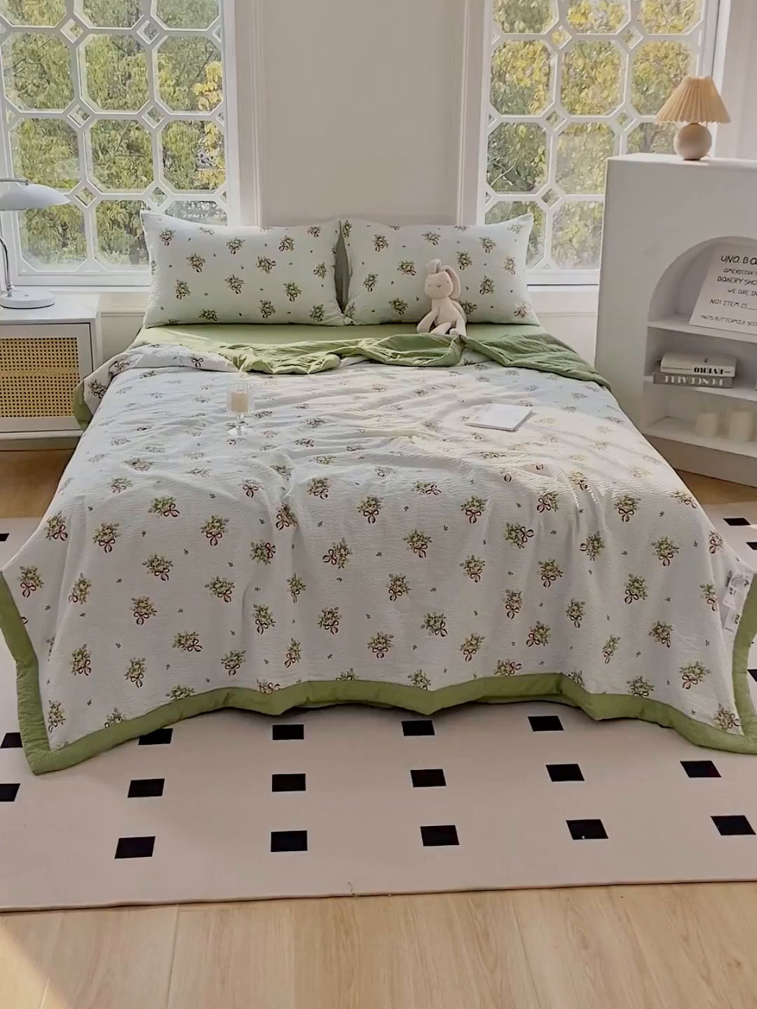 91家纺网 家纺一手货源 找家纺 默忆 2026新款A类泡泡棉夏被泡芙棉印花夏被四件套空调被夏凉被 手捧花绿