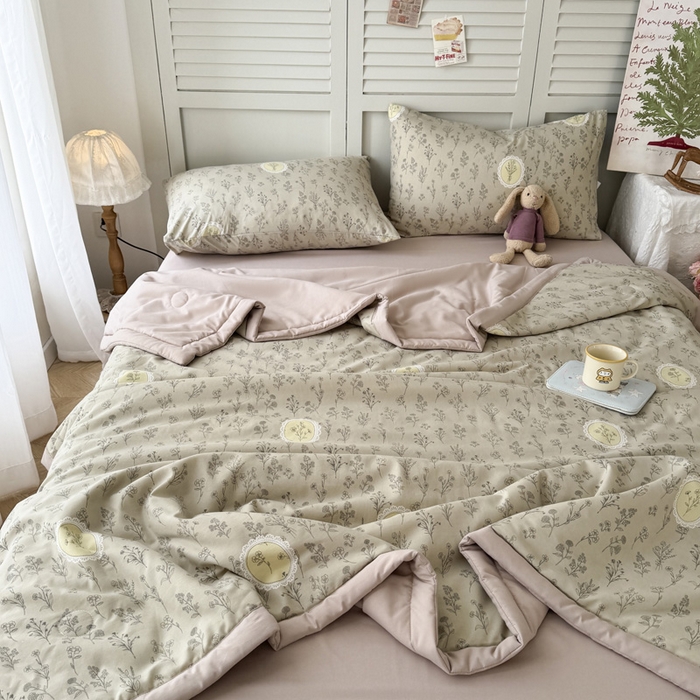 91家纺网 家纺一手货源 找家纺 盛凡家纺 2026新款小清新抗菌夏被夏凉被空调被被子被芯夏被四件套 林间花漾