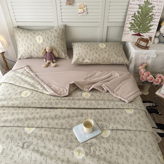 91家纺网 家纺一手货源 找家纺 盛凡家纺 2026新款小清新抗菌夏被夏凉被空调被被子被芯夏被四件套 林间花漾
