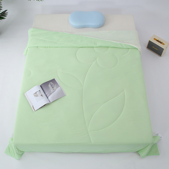 91家纺网 家纺一手货源 找家纺 默忆 2026新款瓜瓜凉感夏被 被子被芯 果绿色