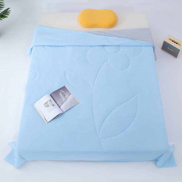 91家纺网 家纺一手货源 找家纺 默忆 2026新款瓜瓜凉感夏被 被子被芯 天蓝色