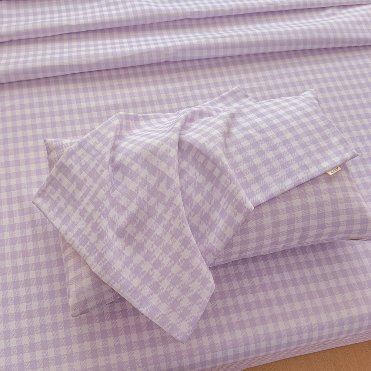 91家纺网 家纺一手货源 找家纺 爱彼家纺 2026新款无印格子分老粗布床单软凉席床单枕套三件套新升级细沙-格子系列一 格子紫