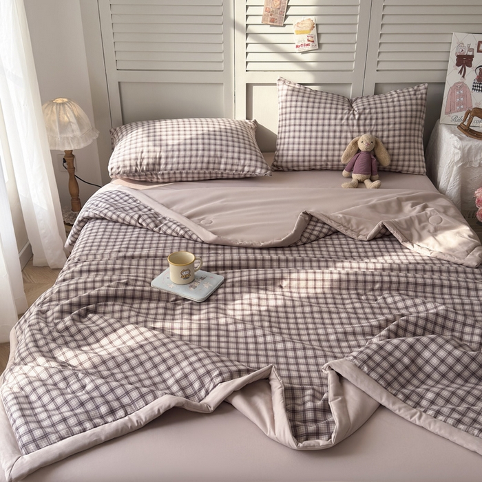 91家纺网 家纺一手货源 找家纺 盛凡家纺 2026新款小清新抗菌夏被夏凉被空调被被子被芯夏被四件套 晴窗格影