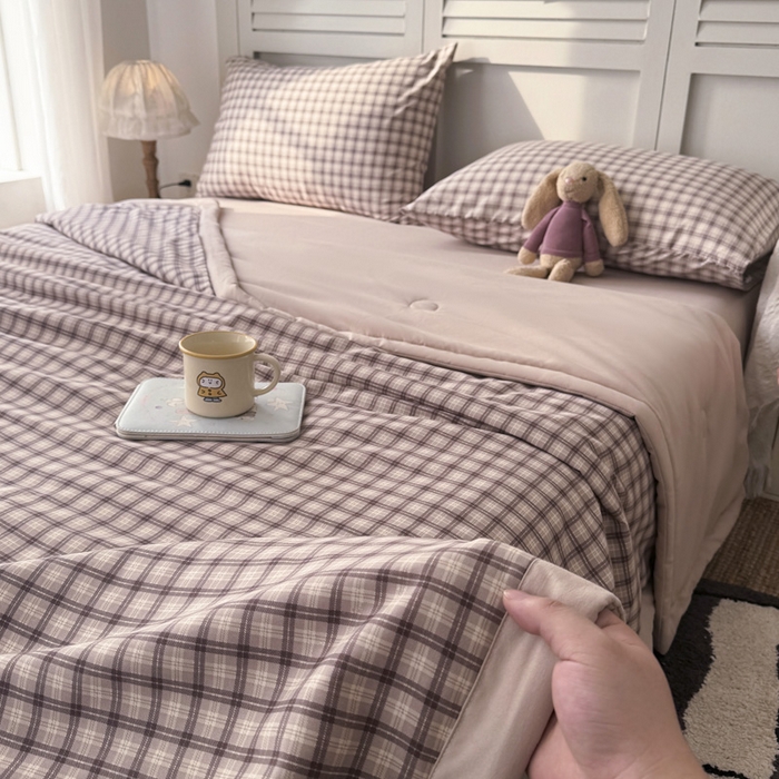 91家纺网 家纺一手货源 找家纺 盛凡家纺 2026新款小清新抗菌夏被夏凉被空调被被子被芯夏被四件套 晴窗格影