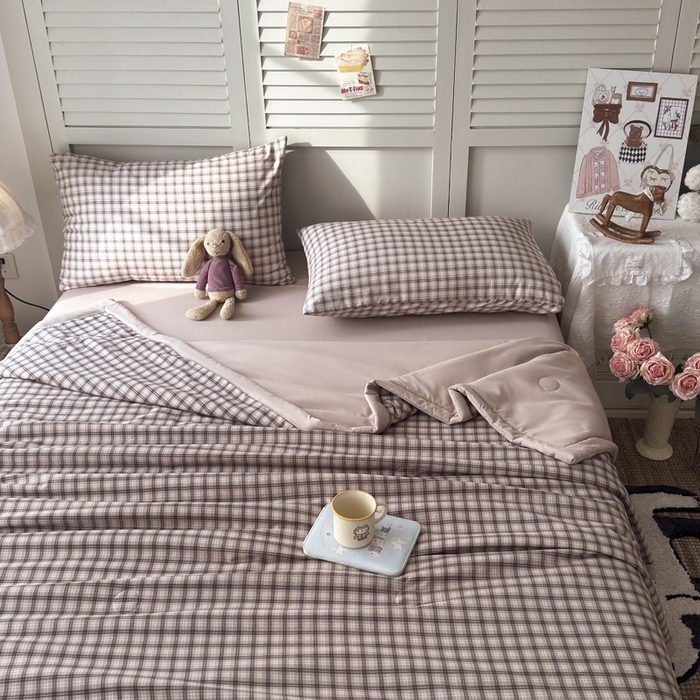 91家纺网 家纺一手货源 找家纺 盛凡家纺 2026新款小清新抗菌夏被夏凉被空调被被子被芯夏被四件套 晴窗格影