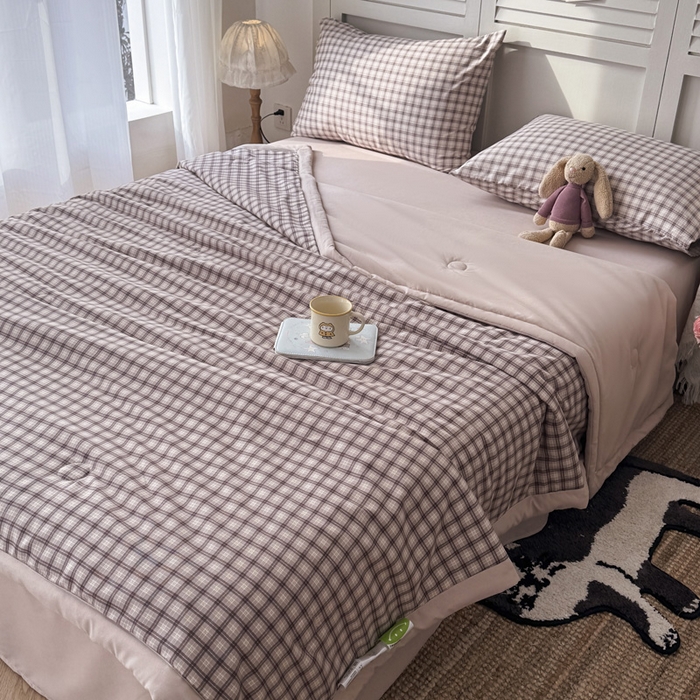 91家纺网 家纺一手货源 找家纺 盛凡家纺 2026新款小清新抗菌夏被夏凉被空调被被子被芯夏被四件套 晴窗格影