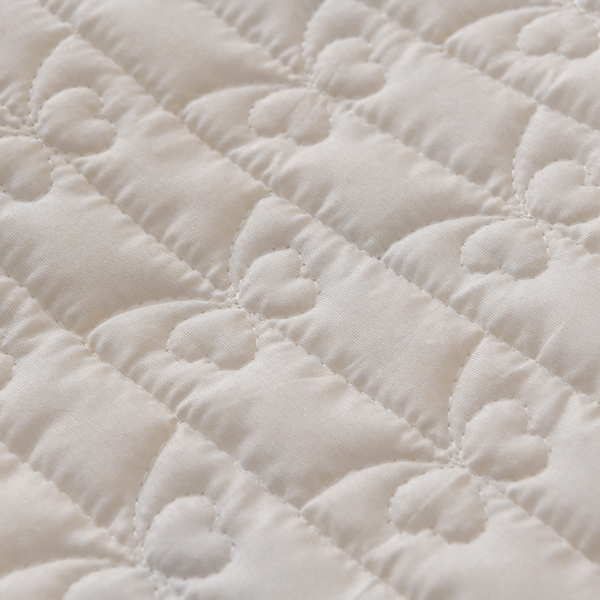 91家纺网 家纺一手货源 找家纺 金梦家居 2026新款水洗棉床盖被套四件套 爱心萌宠