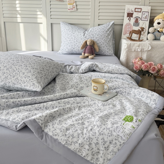 91家纺网 家纺一手货源 找家纺 盛凡家纺 2026新款小清新抗菌夏被夏凉被空调被被子被芯夏被四件套 素织花影