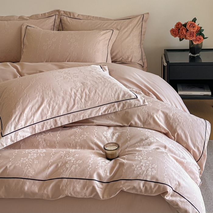 91家纺网 家纺一手货源 找家纺 首尔家纺 2026新款浮雕提花色织全棉四件套 花蔓-粉