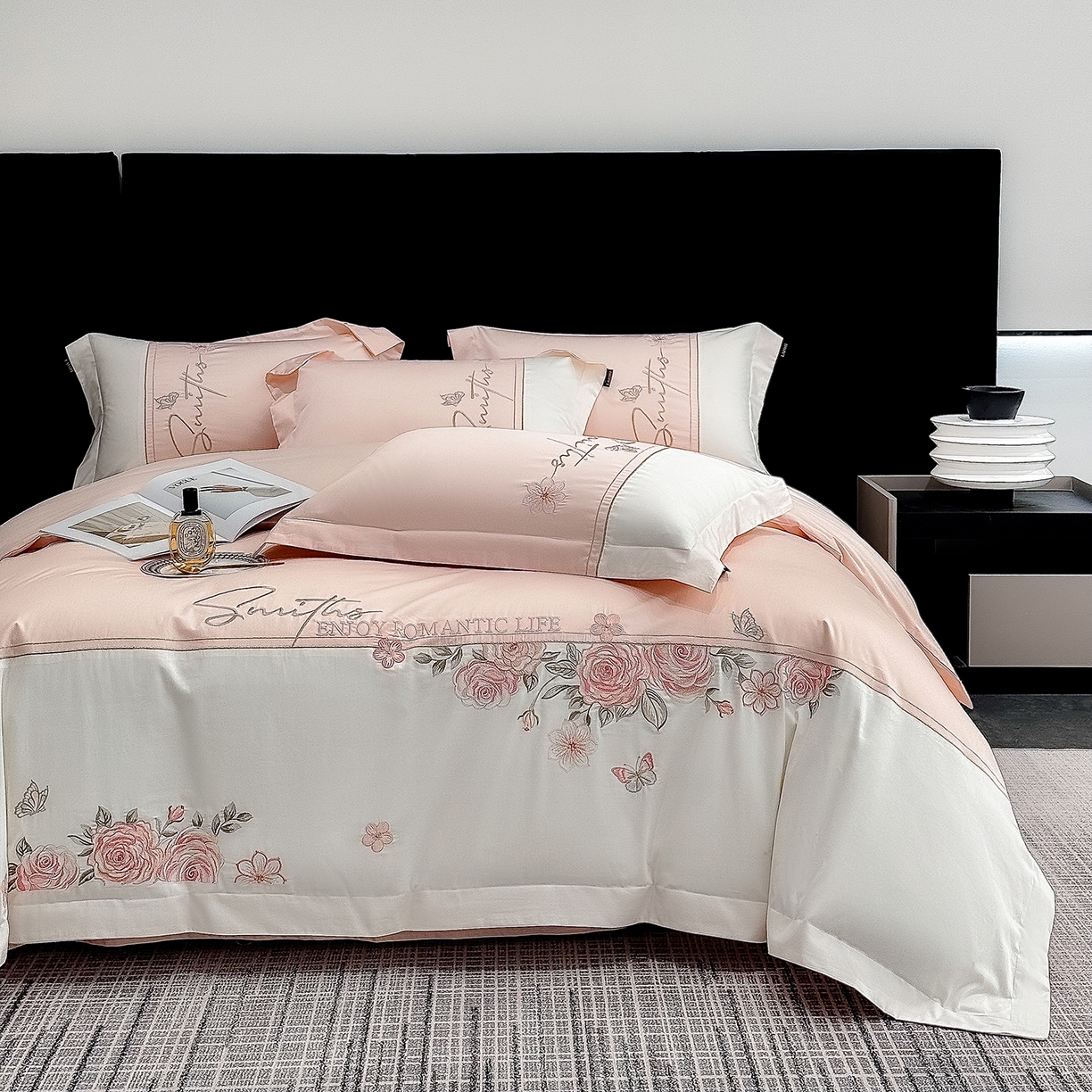 91家纺网 家纺一手货源 找家纺 欣宜家纺 2026新款100支全棉纯棉50x50s埃及贡缎长绒棉刺绣绣花四件套-花开半夏系列 花开半夏-轻奢粉