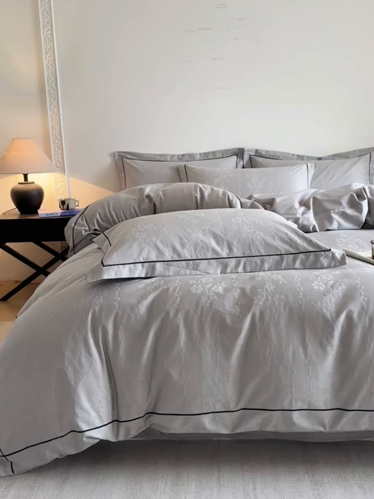 91家纺网 家纺一手货源 找家纺 首尔家纺 2026新款浮雕提花色织全棉四件套 花蔓-高级灰