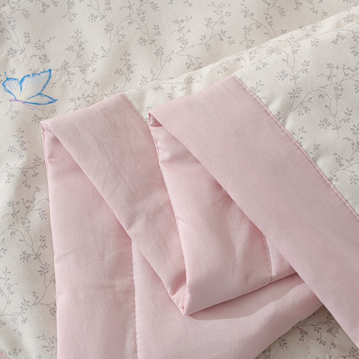 91家纺网 家纺一手货源 找家纺 金梦家居 2026新款水洗棉床盖被套四件套 蝴蝶缤纷