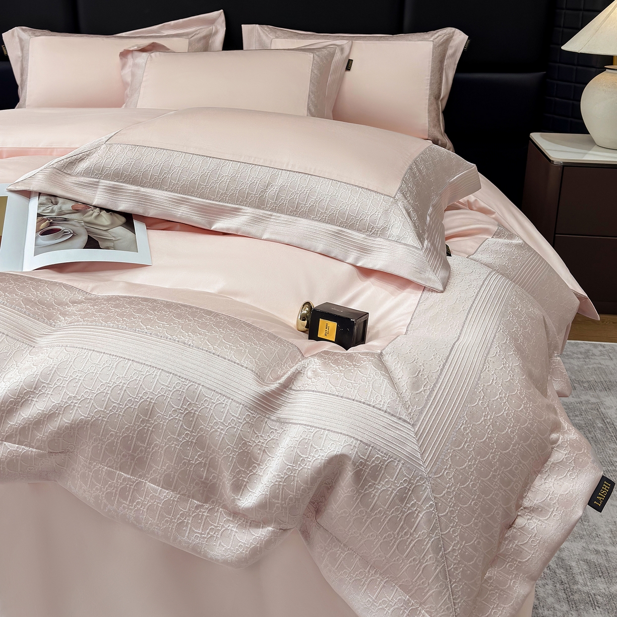 91家纺网 家纺一手货源 找家纺 （总）欣宜家纺 2026新品100支纯棉全棉50x50s埃及长绒棉法式高精密金丝提花厚织四件套-奢境系列