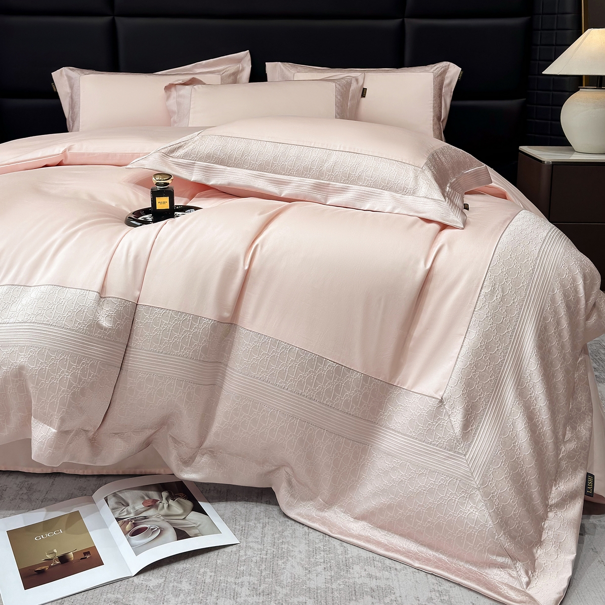 91家纺网 家纺一手货源 找家纺 欣宜家纺 2026新品100支纯棉全棉50x50s埃及长绒棉法式高精密金丝提花厚织四件套-奢境系列 奢境-轻奢粉