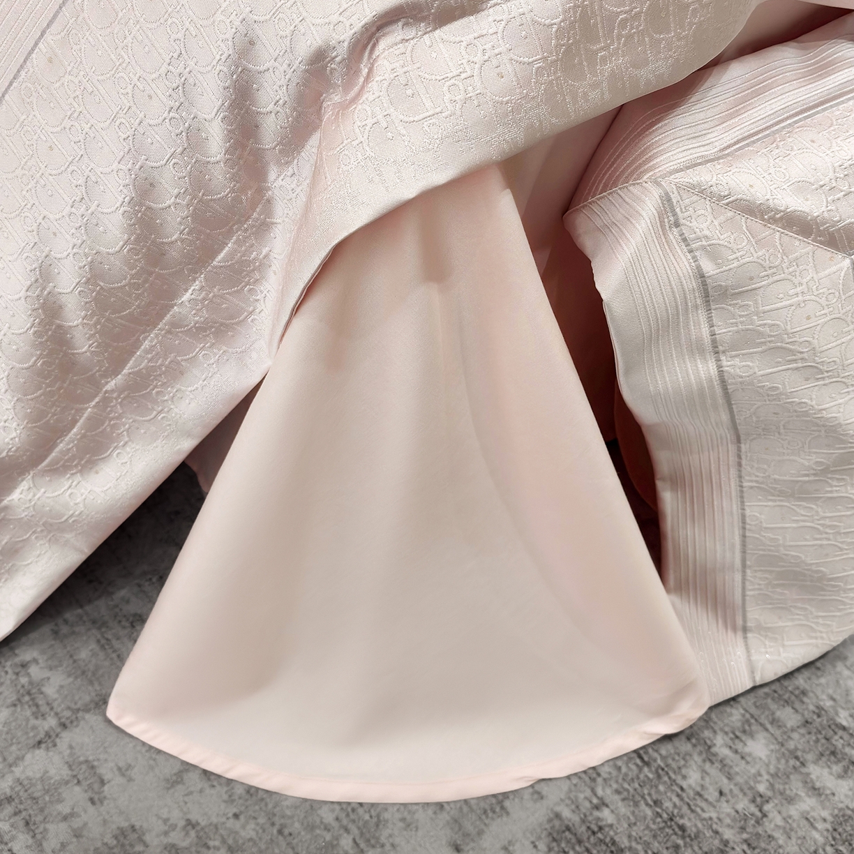 91家纺网 家纺一手货源 找家纺 欣宜家纺 2026新品100支纯棉全棉50x50s埃及长绒棉法式高精密金丝提花厚织四件套-奢境系列 奢境-轻奢粉