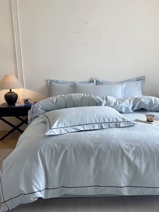 91家纺网 家纺一手货源 找家纺 首尔家纺 2026新款浮雕提花色织全棉四件套 花蔓-天空蓝