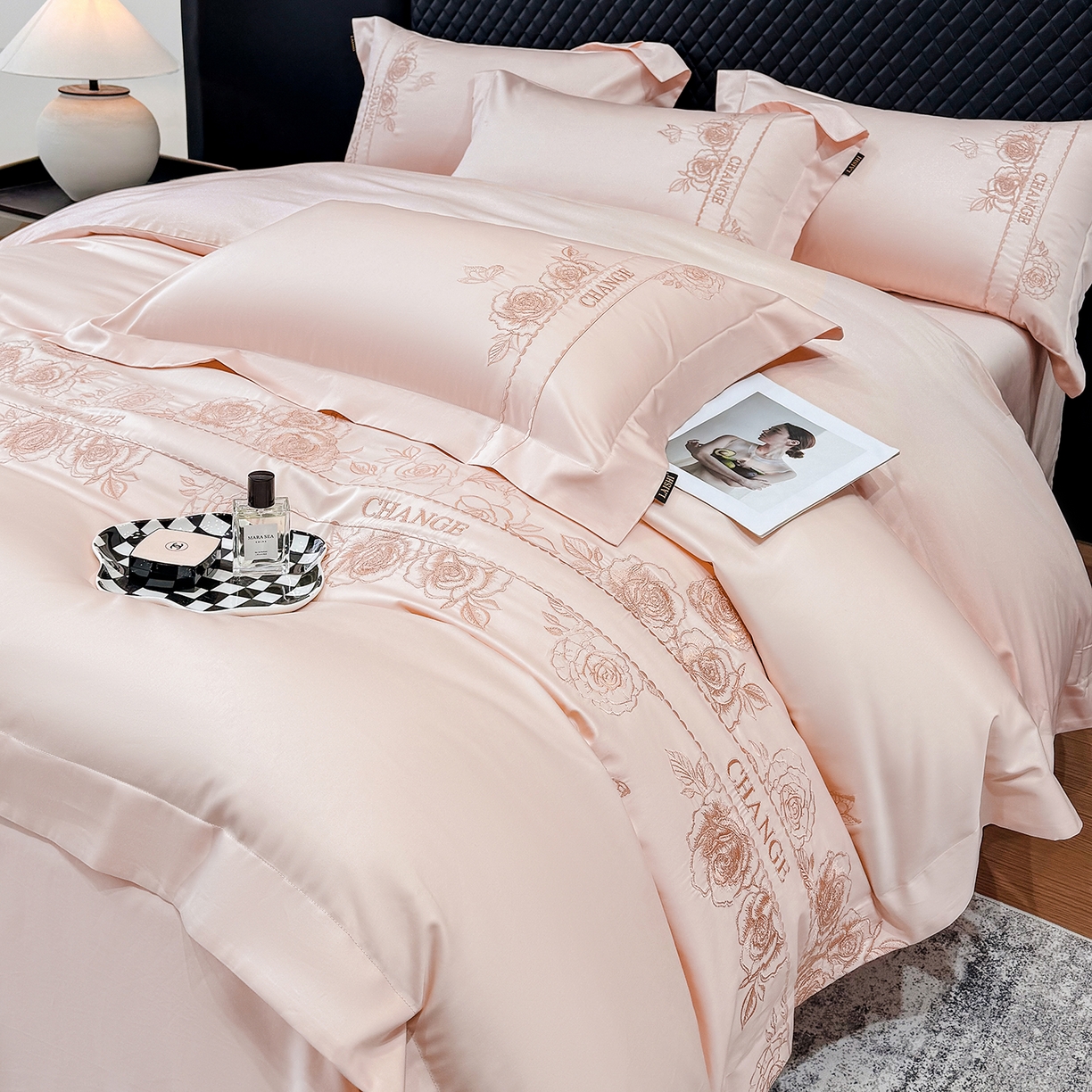 91家纺网 家纺一手货源 找家纺 （总）欣宜家纺 2026新品100支纯棉全棉50x50s贡缎长绒棉刺绣绣花四件套-倾城系列