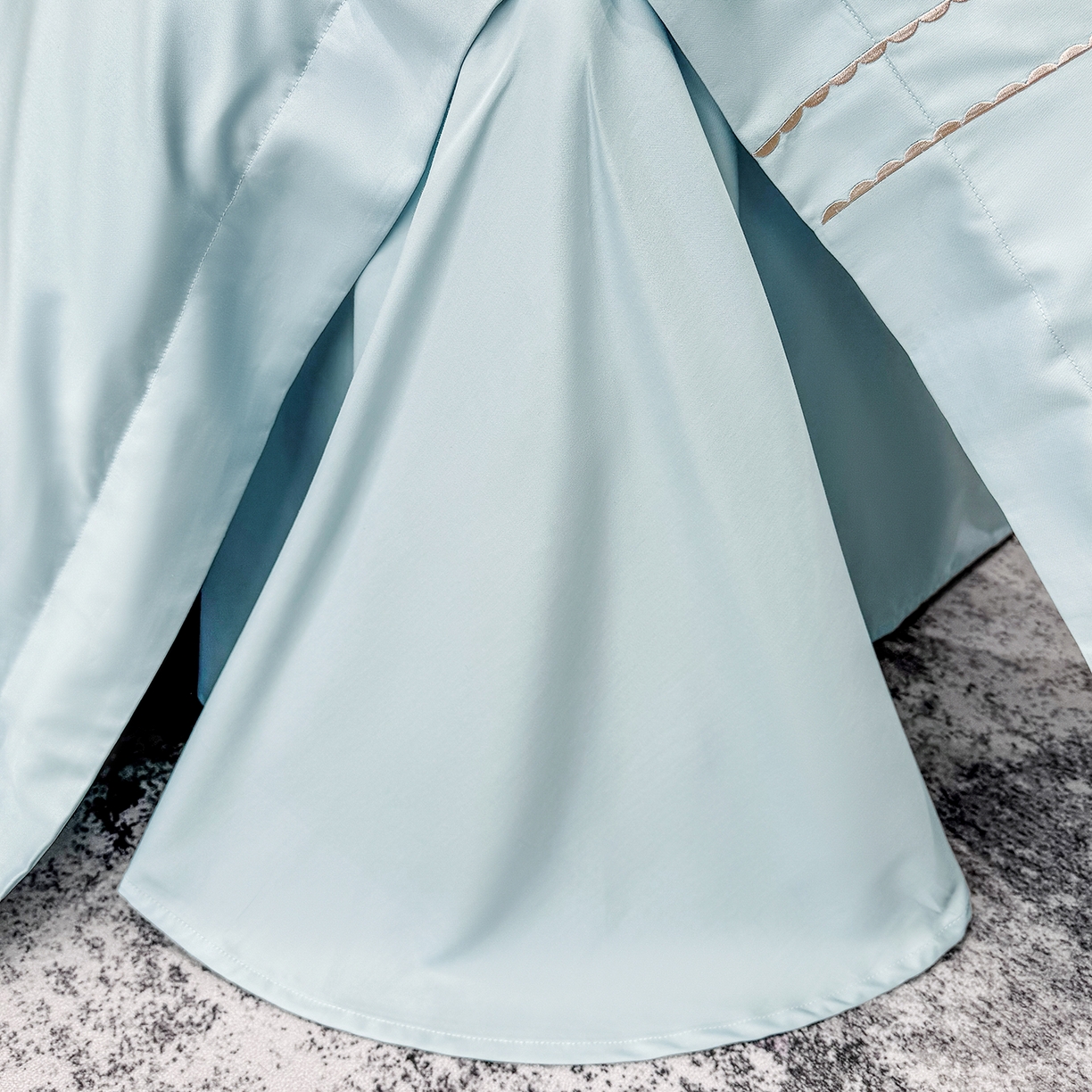 91家纺网 家纺一手货源 找家纺 欣宜家纺 2026新品100支纯棉全棉50x50s贡缎长绒棉刺绣绣花四件套-倾城系列 倾城-天空蓝