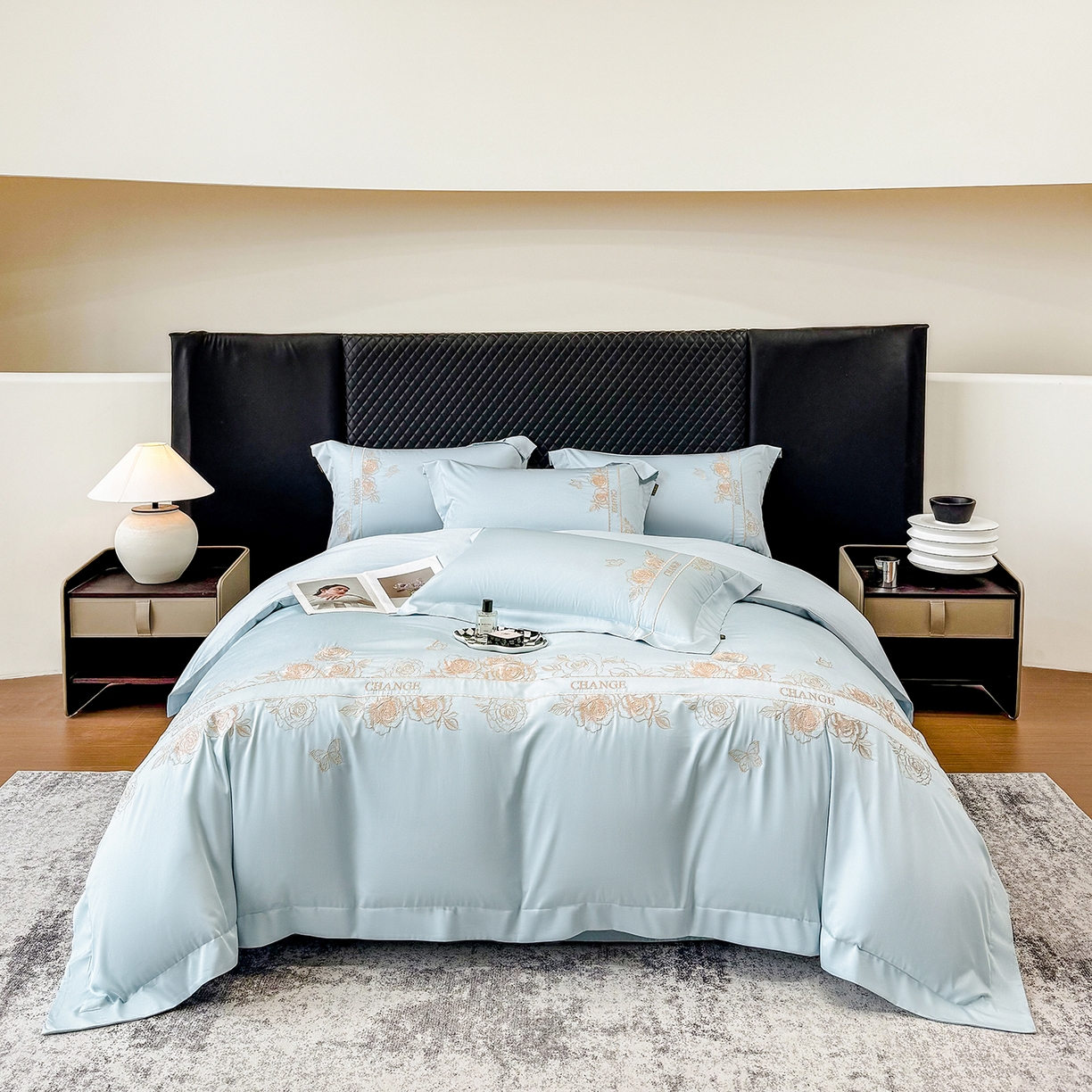 91家纺网 家纺一手货源 找家纺 欣宜家纺 2026新品100支纯棉全棉50x50s贡缎长绒棉刺绣绣花四件套-倾城系列 倾城-天空蓝