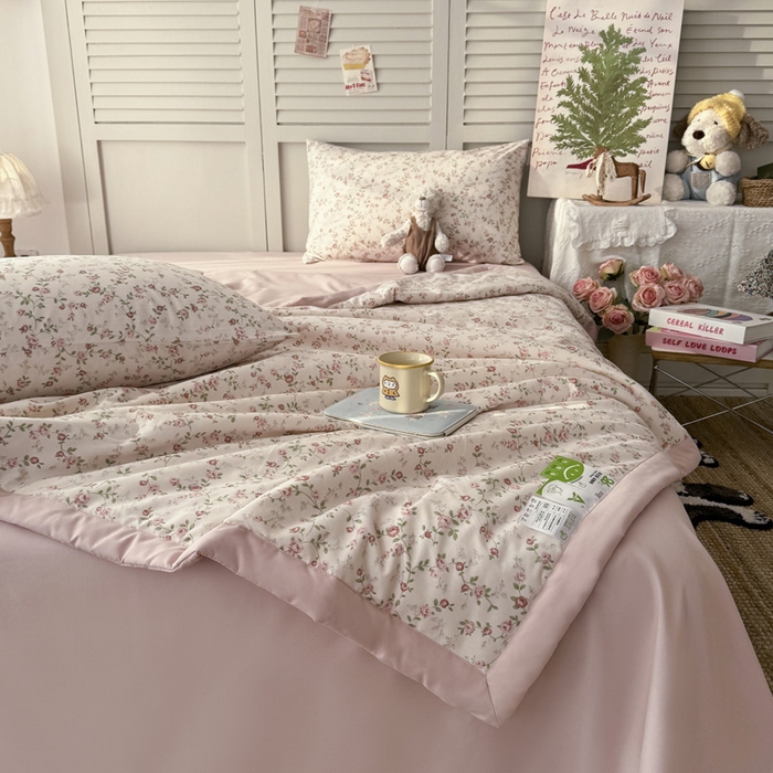 91家纺网 家纺一手货源 找家纺 盛凡家纺 2026新款小清新抗菌夏被夏凉被空调被被子被芯夏被四件套 云间花絮