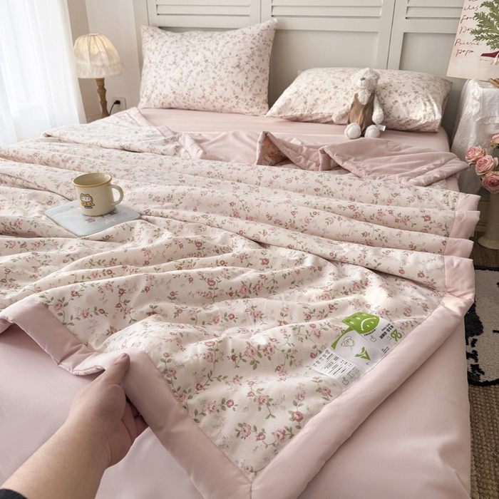 91家纺网 家纺一手货源 找家纺 盛凡家纺 2026新款小清新抗菌夏被夏凉被空调被被子被芯夏被四件套 云间花絮