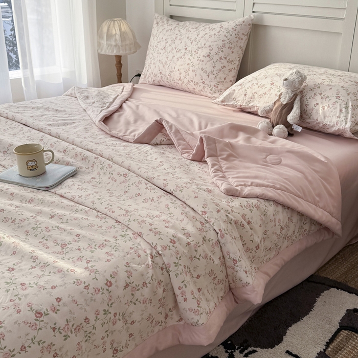 91家纺网 家纺一手货源 找家纺 盛凡家纺 2026新款小清新抗菌夏被夏凉被空调被被子被芯夏被四件套 云间花絮