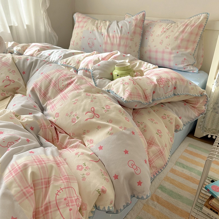 91家纺网 家纺一手货源 找家纺 （总）桃子家居 2026新款A类纯棉三角针贝壳边工艺卡通撞色猫咪卡通全棉四件套