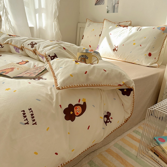 91家纺网 家纺一手货源 找家纺 桃子家居 2026新款A类纯棉三角针贝壳边工艺卡通撞色猫咪卡通全棉四件套 棉贝壳边-魔法木马