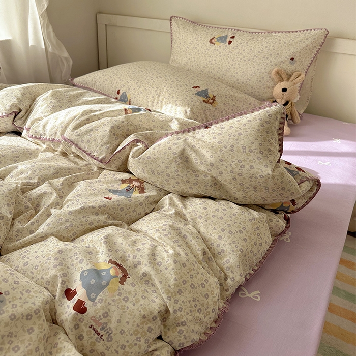 91家纺网 家纺一手货源 找家纺 桃子家居 2026新款A类纯棉三角针贝壳边工艺卡通撞色猫咪卡通全棉四件套 棉贝壳边-紫花女孩