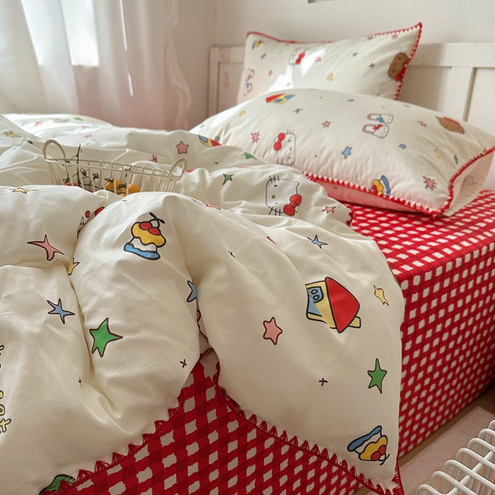 91家纺网 家纺一手货源 找家纺 桃子家居 2026新款A类纯棉三角针贝壳边工艺卡通撞色猫咪卡通全棉四件套 棉贝壳边-元气甜甜猫
