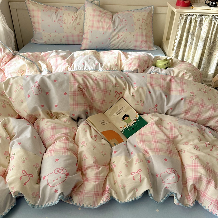 91家纺网 家纺一手货源 找家纺 （总）桃子家居 2026新款A类纯棉三角针贝壳边工艺卡通撞色猫咪卡通全棉四件套